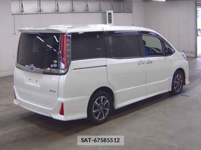Toyota NOAH 2019-06 8003720-4