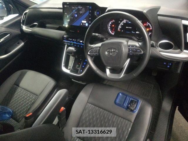 Toyota NOAH 2023-03 8003727-2