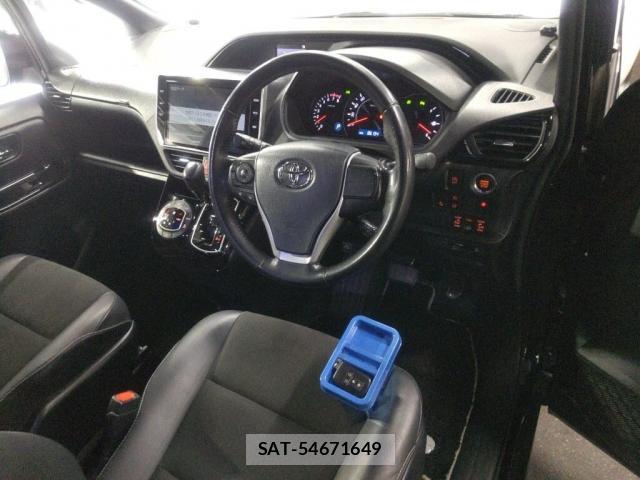 Toyota NOAH 2020-07 8003743-2