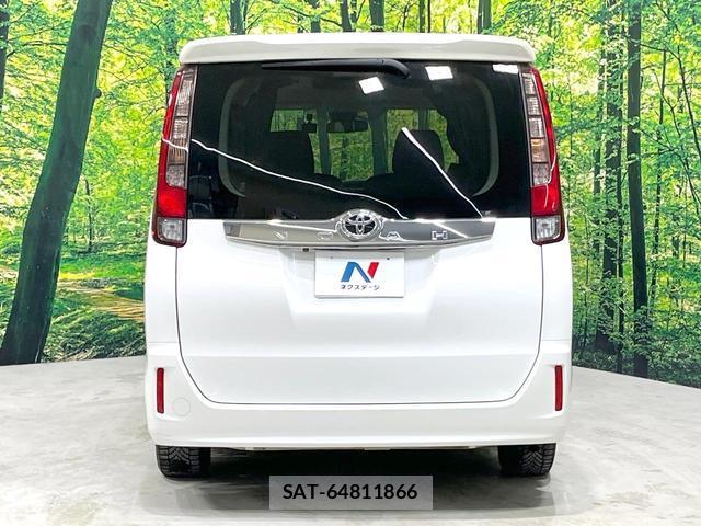 Toyota NOAH 2016-11 8005007-14