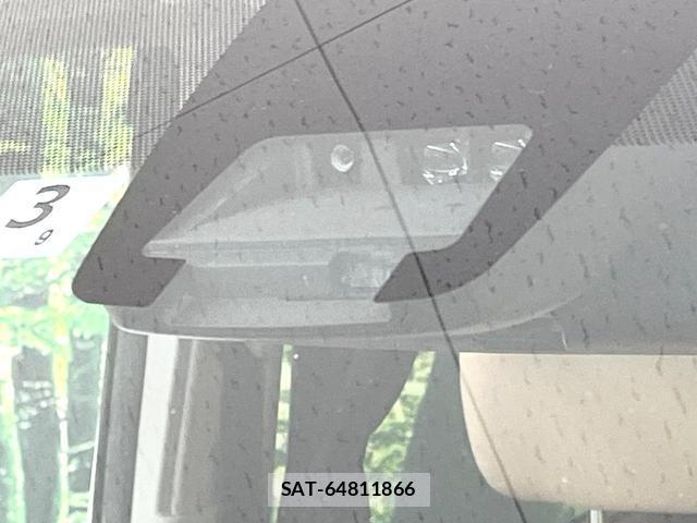 Toyota NOAH 2016-11 8005007-5