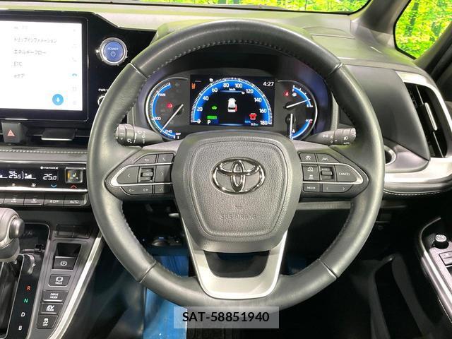 Toyota NOAH 2023-06 8005040-12