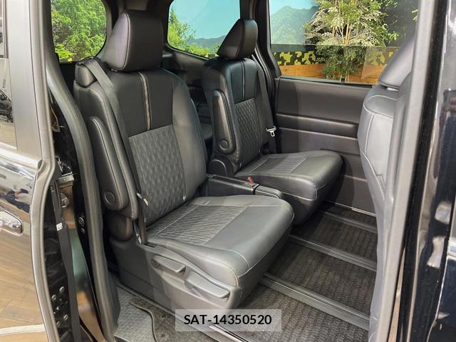 Toyota NOAH 2022-06 8005215-15
