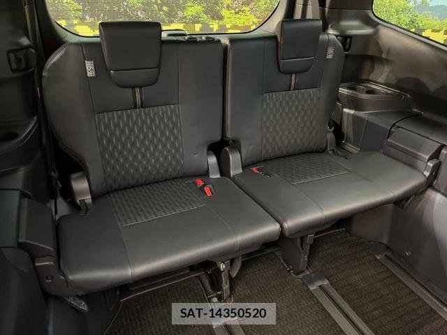 Toyota NOAH 2022-06 8005215-16