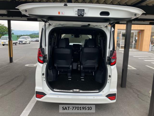 Toyota NOAH 2024-05 8005418-10