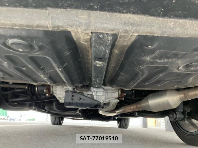 Toyota NOAH 2024-05 8005418-11