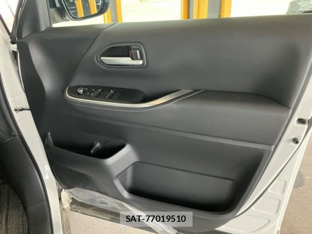 Toyota NOAH 2024-05 8005418-14