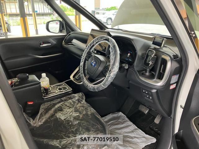 Toyota NOAH 2024-05 8005418-15