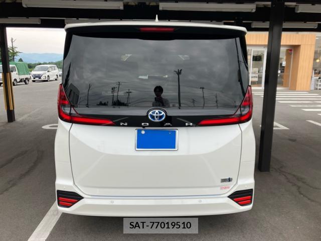 Toyota NOAH 2024-05 8005418-6