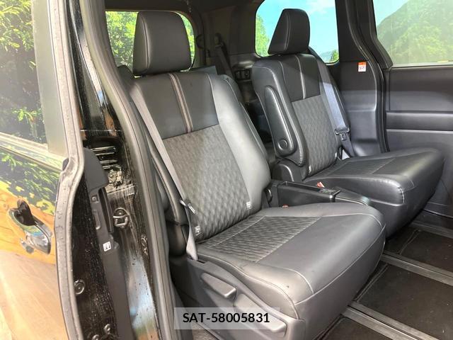 Toyota NOAH 2025-03 8006142-8