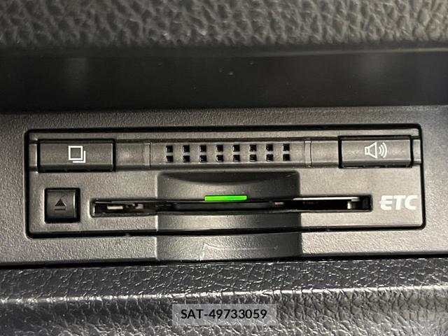 Toyota NOAH 2014-11 8006386-6