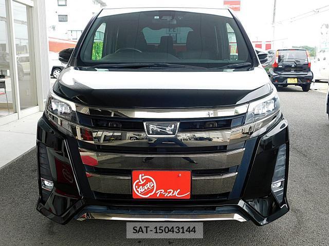 Toyota NOAH 2017-07 8007188-14