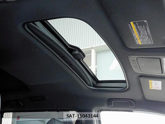 Toyota NOAH 2017-07 8007188-6
