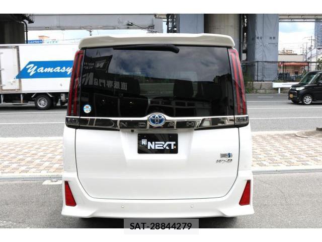 Toyota NOAH 2021-07 8007280-1