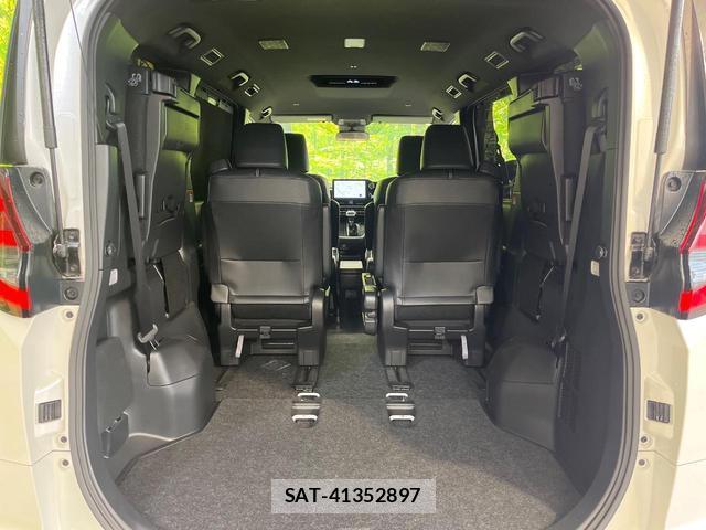 Toyota NOAH 2022-02 8007875-10