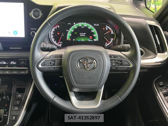 Toyota NOAH 2022-02 8007875-11