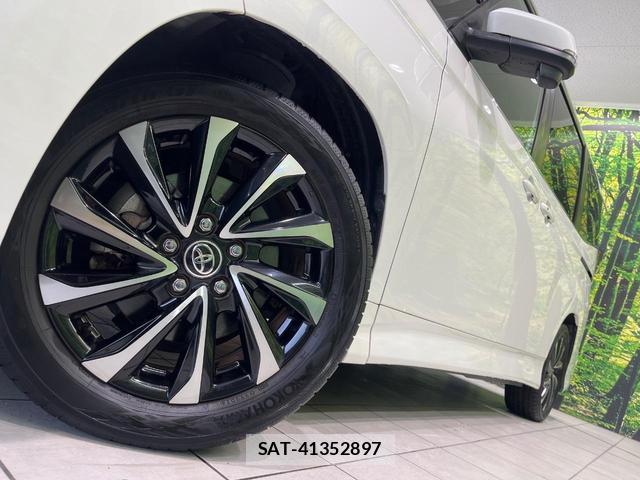 Toyota NOAH 2022-02 8007875-13