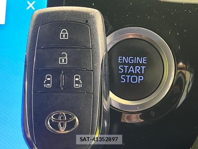 Toyota NOAH 2022-02 8007875-17
