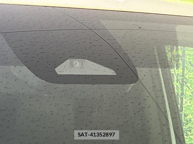 Toyota NOAH 2022-02 8007875-4