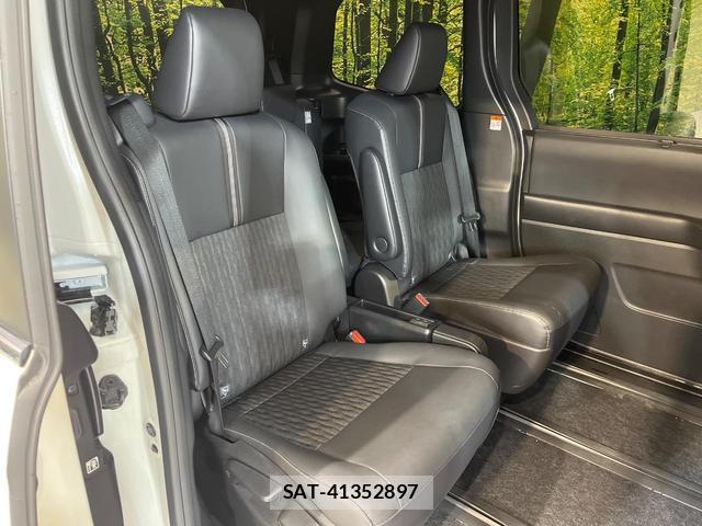 Toyota NOAH 2022-02 8007875-8