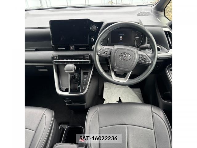 Toyota NOAH 2024-08 8008166-2