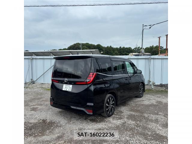 Toyota NOAH 2024-08 8008166-4