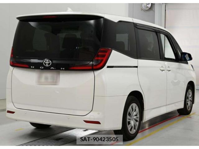 Toyota NOAH 2025-02 8008184-1