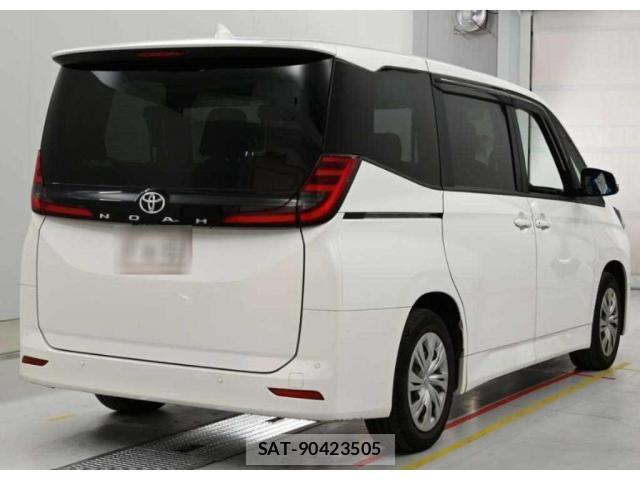 Toyota NOAH 2025-02 8008184-3