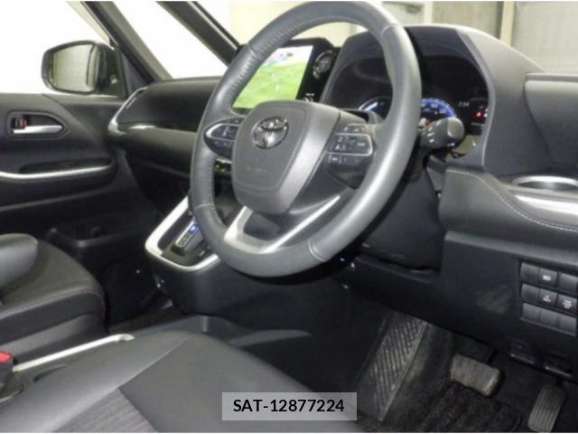 Toyota NOAH 2025-05 8008199-2