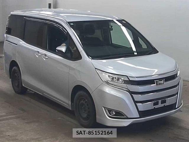 Toyota NOAH 2019-06 8008235-0