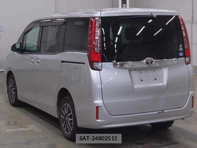 Toyota NOAH 2015-07 8008239-1