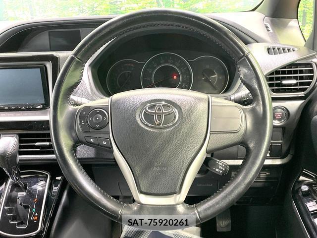 Toyota NOAH 2017-10 8008548-4