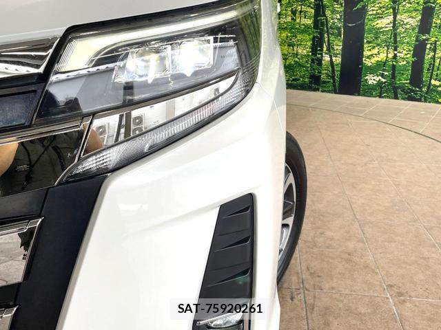 Toyota NOAH 2017-10 8008548-5