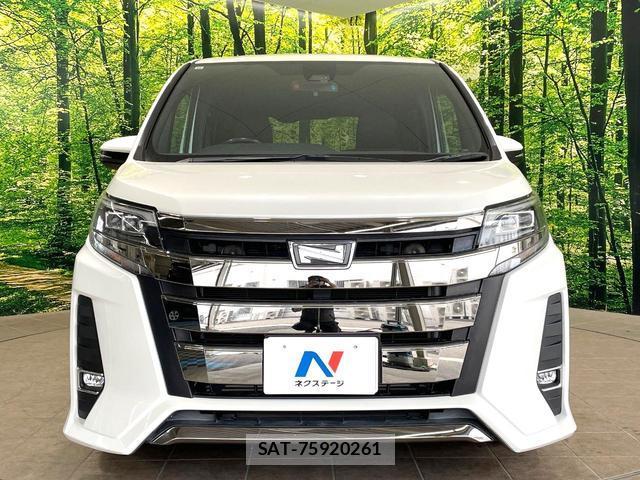 Toyota NOAH 2017-10 8008548-7