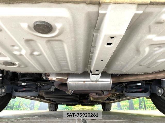 Toyota NOAH 2017-10 8008548-11