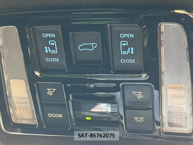 Toyota NOAH 2023-09 8009408-4