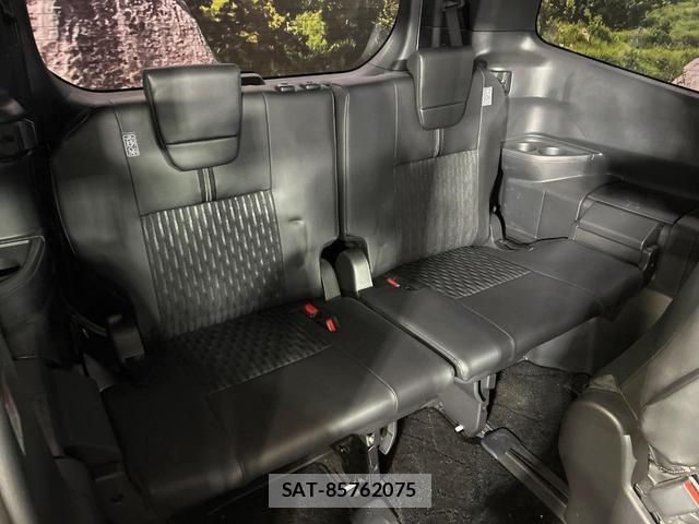Toyota NOAH 2023-09 8009408-9
