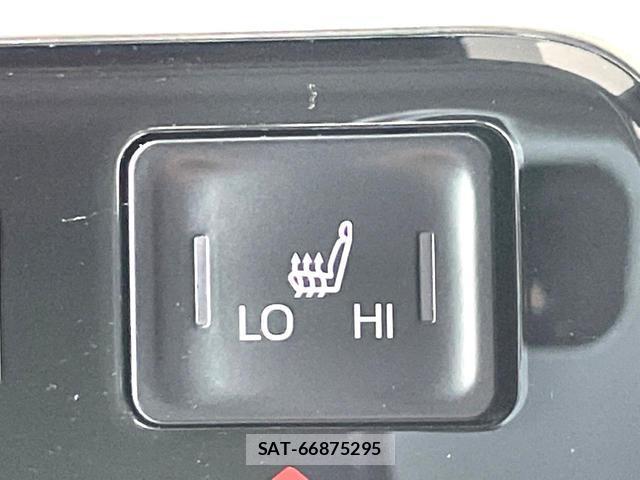 Toyota NOAH 2024-03 8009899-6