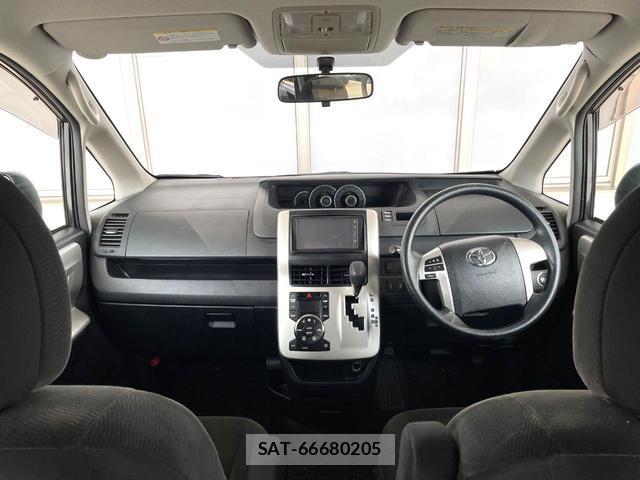 Toyota NOAH 2011-06 8009913-1