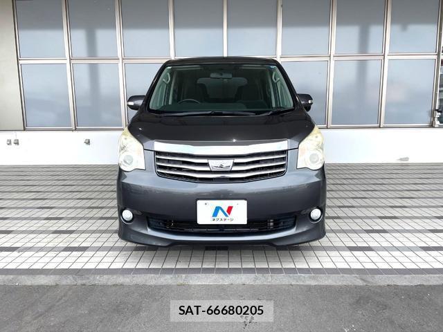 Toyota NOAH 2011-06 8009913-12