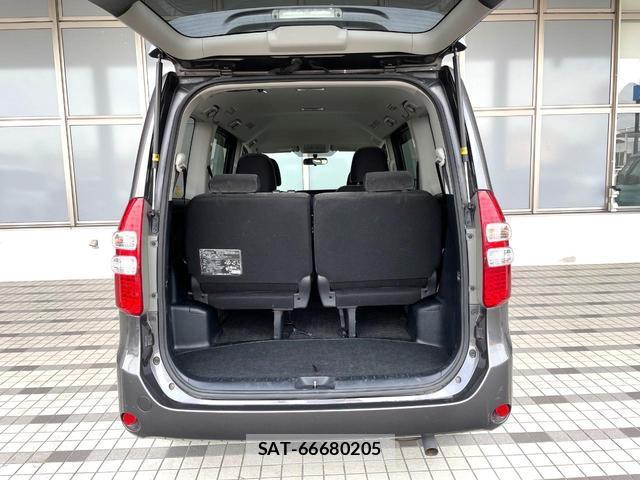 Toyota NOAH 2011-06 8009913-14