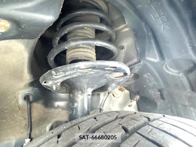 Toyota NOAH 2011-06 8009913-18