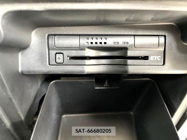 Toyota NOAH 2011-06 8009913-3