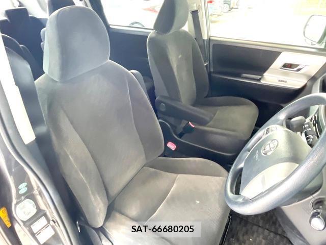 Toyota NOAH 2011-06 8009913-5