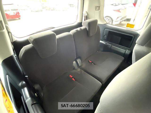 Toyota NOAH 2011-06 8009913-7