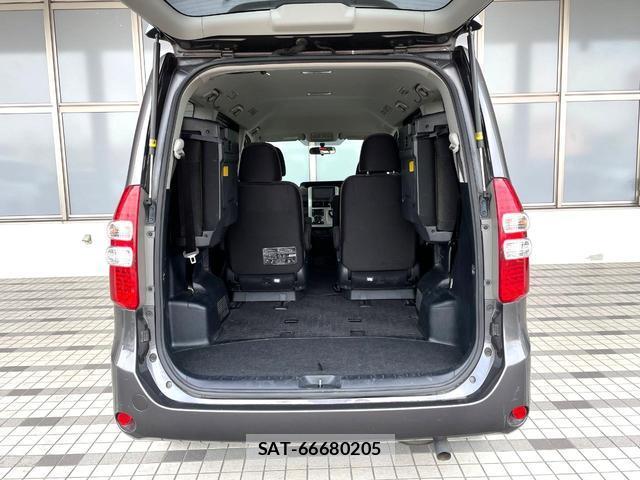 Toyota NOAH 2011-06 8009913-8