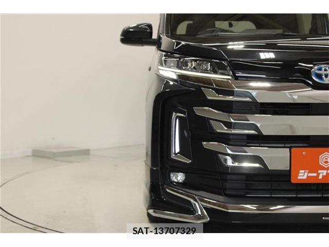 Toyota NOAH 2023-01 8011313-14