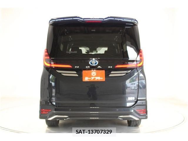 Toyota NOAH 2023-01 8011313-9