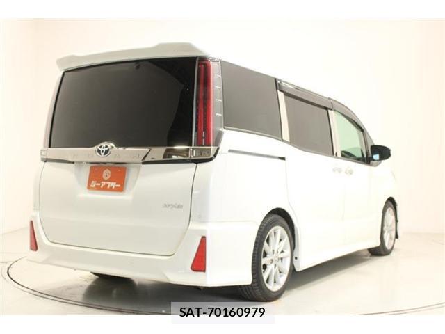 Toyota NOAH 2020-03 8011315-12