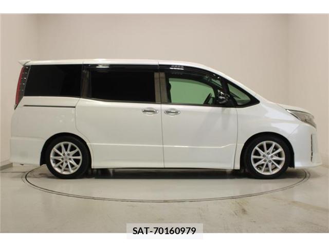 Toyota NOAH 2020-03 8011315-13